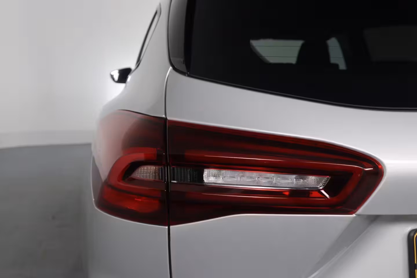 Ford Focus Wagon 1.0 EcoBoost Hybrid ST Line | 1e Eigenaar | Winterpack | LED | Clima | Navi | Cruise Contr