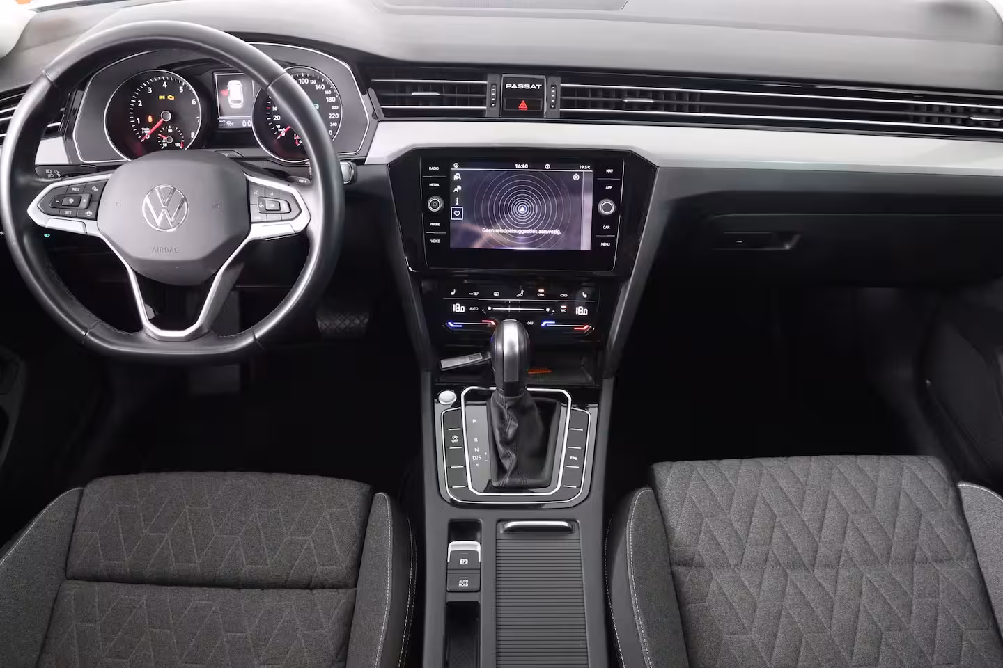 Volkswagen Passat Variant 1.5 TSI Business | Trekhaak | Stoelverwarming | ErgoComfort | Navi | Clima | Cruise Adapti