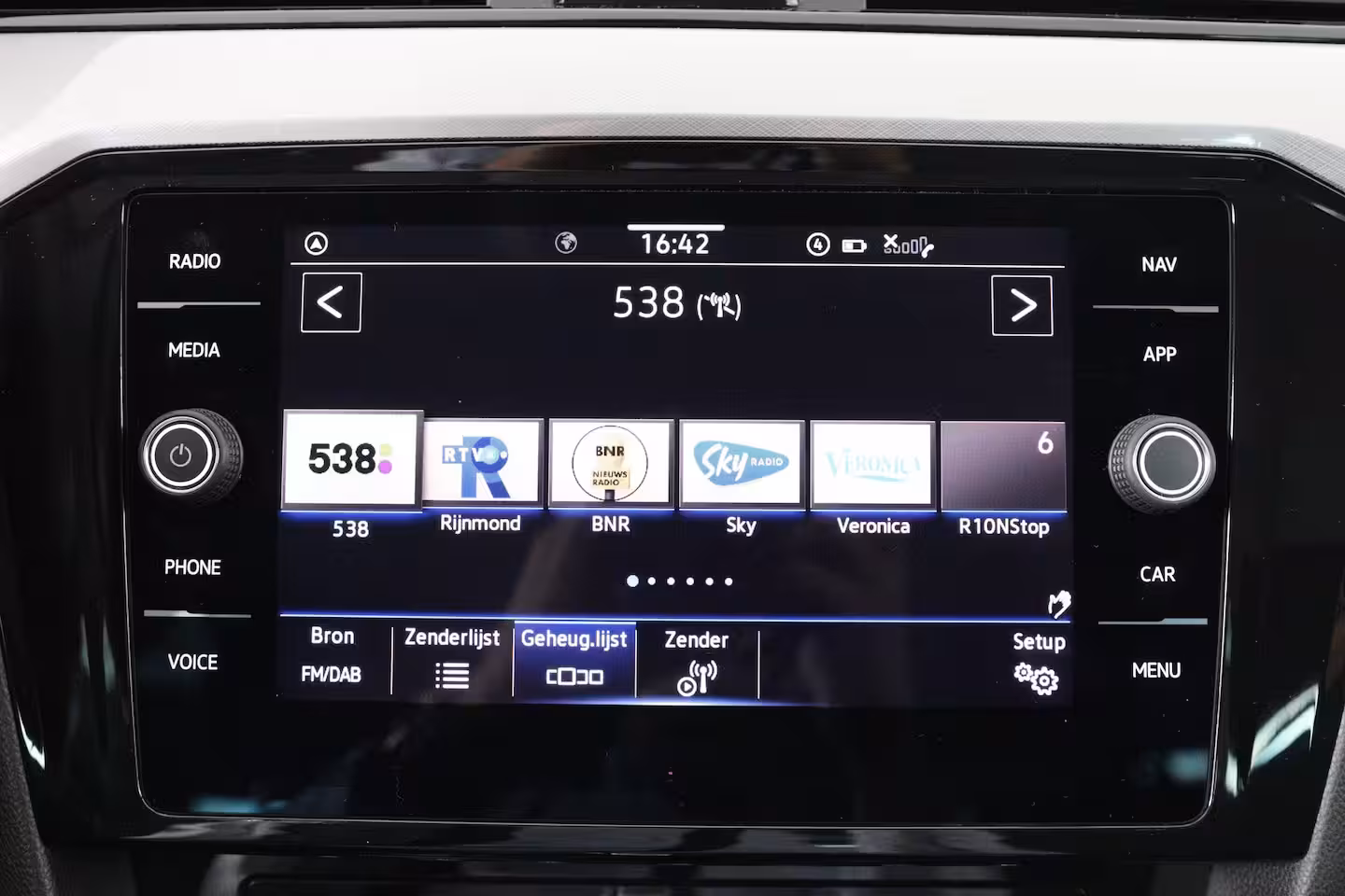 Volkswagen Passat Variant 1.5 TSI Business | Trekhaak | Stoelverwarming | ErgoComfort | Navi | Clima | Cruise Adapti