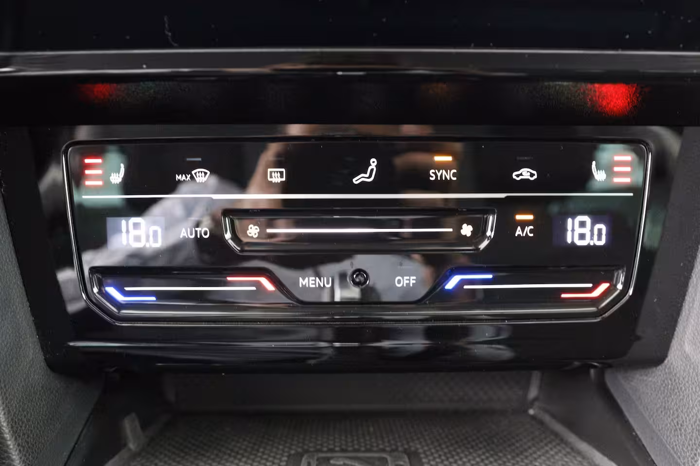 Volkswagen Passat Variant 1.5 TSI Business | Trekhaak | Stoelverwarming | ErgoComfort | Navi | Clima | Cruise Adapti