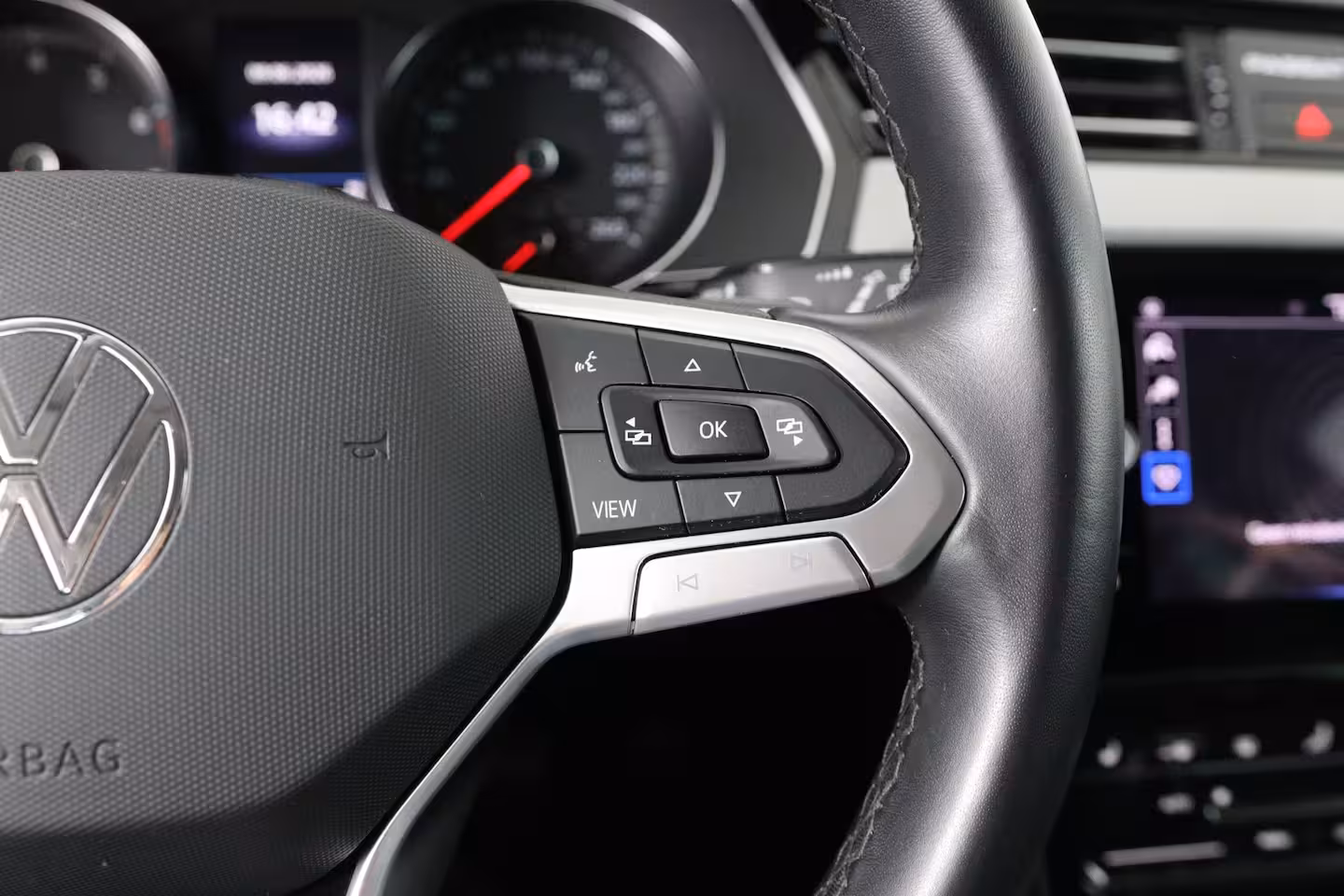Volkswagen Passat Variant 1.5 TSI Business | Trekhaak | Stoelverwarming | ErgoComfort | Navi | Clima | Cruise Adapti