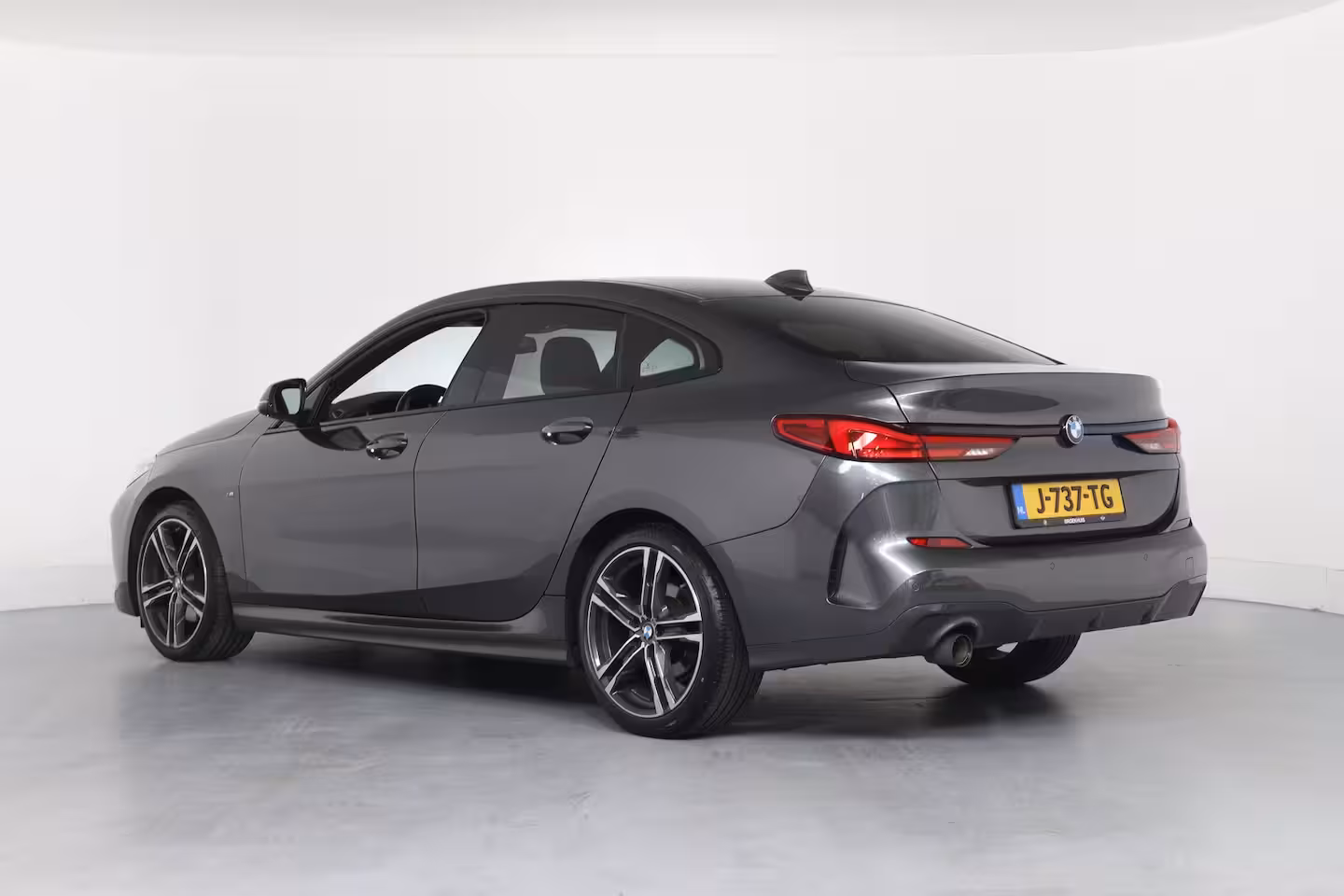 BMW 2-serie Gran Coupé 218i High Executive | 1e Eigenaar | M-Pakket | Harman/Kardon | Leder | LED | Sportstoelen