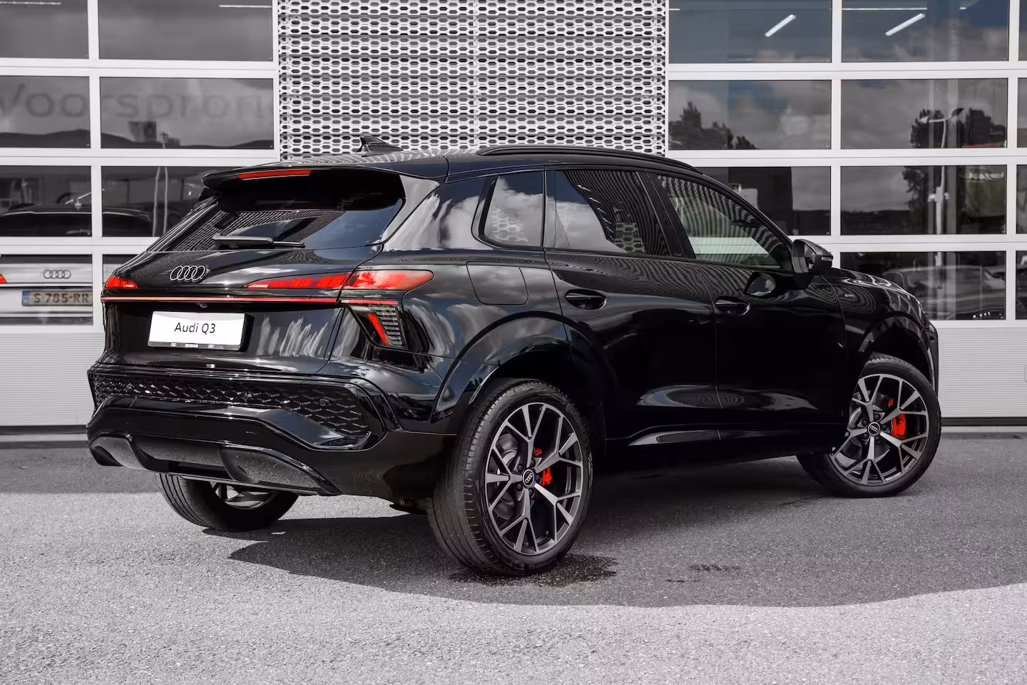 Audi Q3 S edition | Adaptive cruise control | sound system | Cruise control