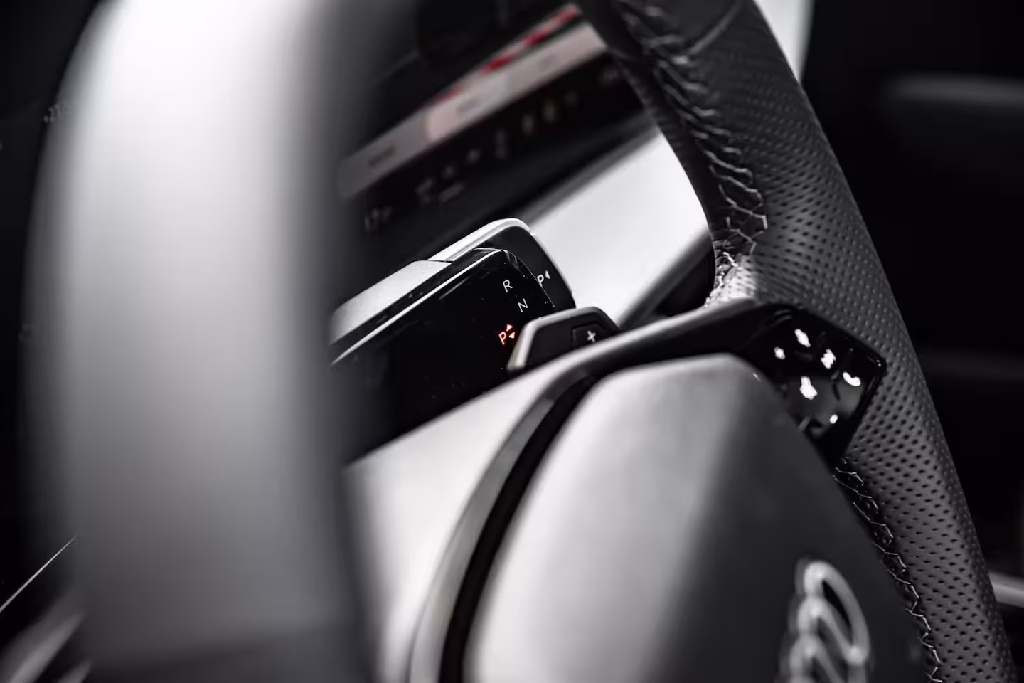 Audi Q3 S edition | Adaptive cruise control | sound system | Cruise control