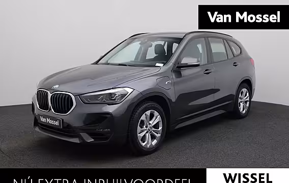 BMW X1 xDrive25e | LEER | HEAD-UP DISPLAY | CAMERA | STOELVERWARMING | NAVIGATIE