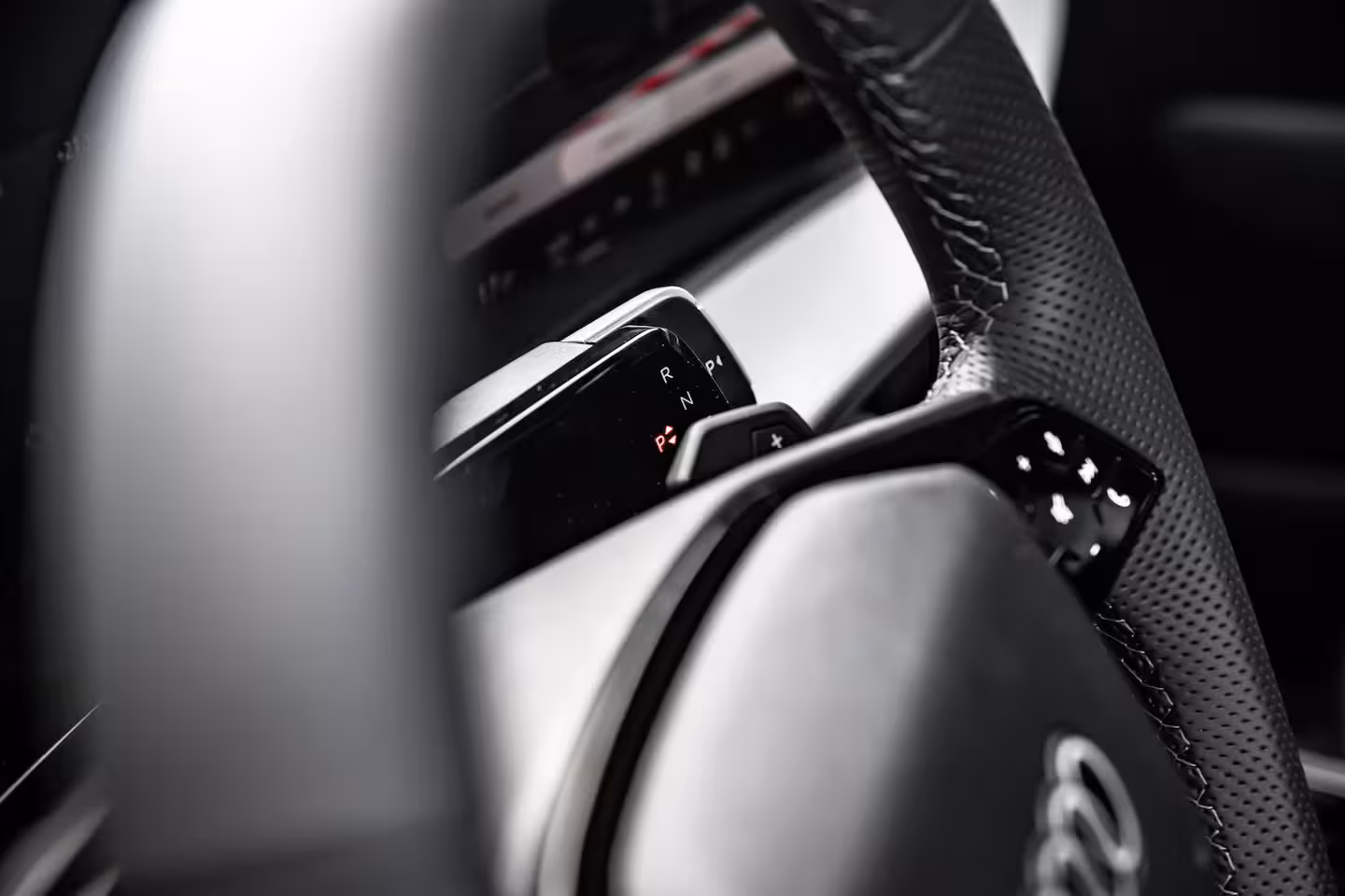 Audi Q3 S edition | Adaptive cruise control | sound system | Cruise control