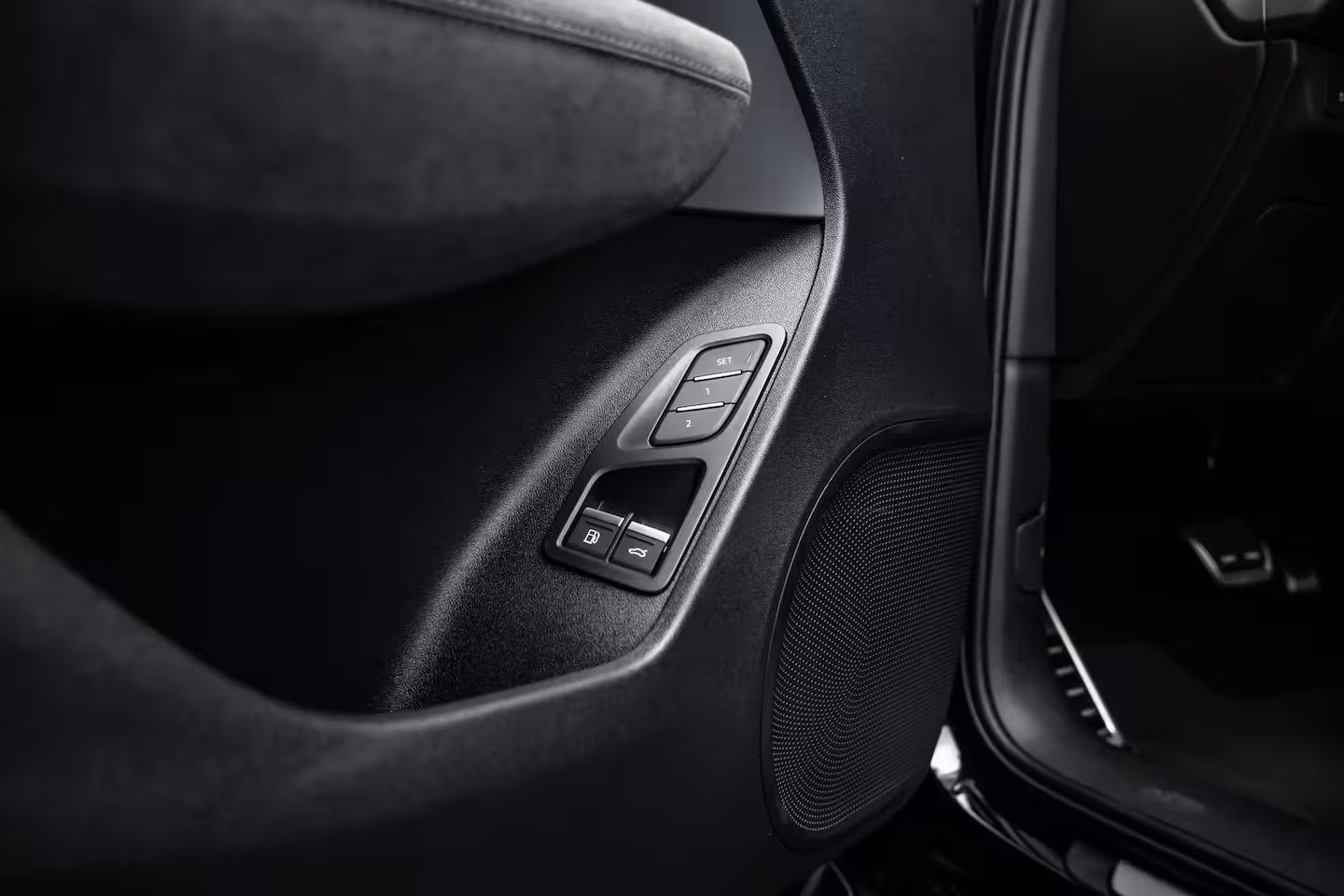 Audi Q3 S edition | Adaptive cruise control | sound system | Cruise control