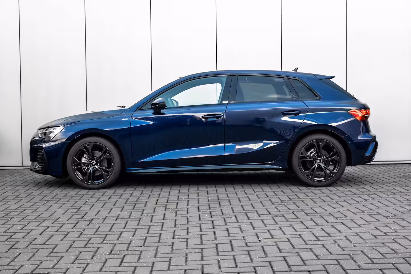 Audi A3 Sportback S edition | Aluminium optiek in het interieur | Assistentiepakket Rijden en Parkeren Plus