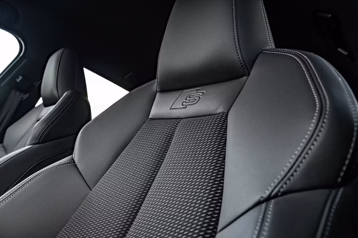 Audi A3 Sportback S edition | Aluminium optiek in het interieur | Assistentiepakket Rijden en Parkeren Plus