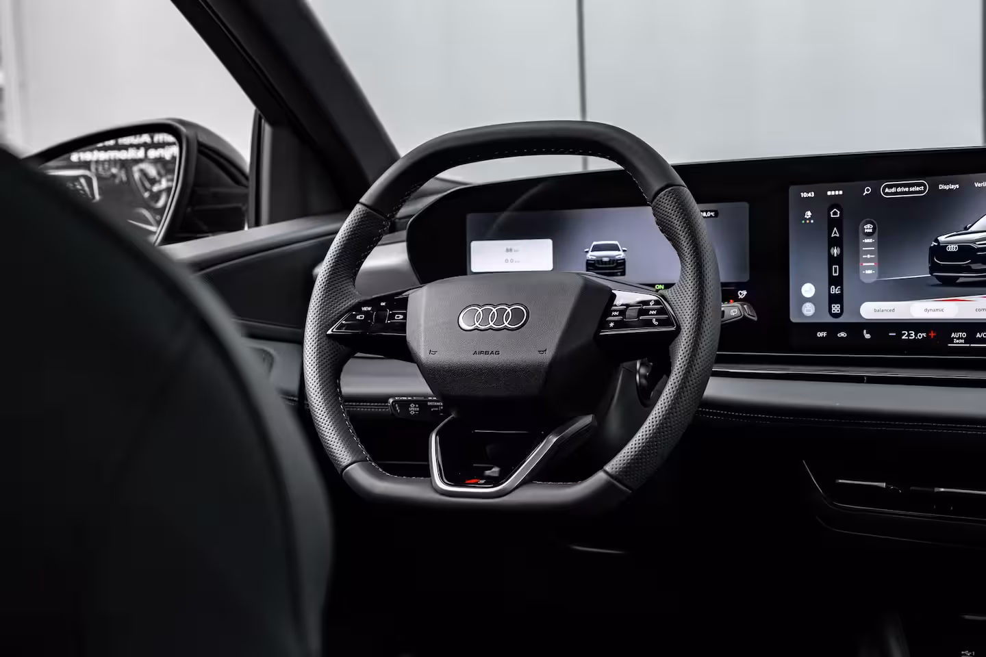 Audi Q6 e-tron S edition 83 kWh / 252 pk | Adaptive air suspension | Adaptive cruise control | sound syst