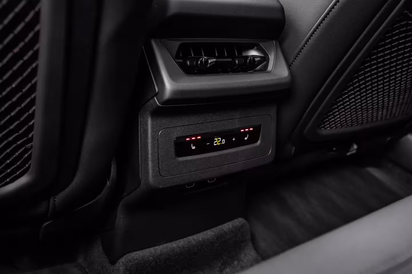 Audi Q6 e-tron S edition 83 kWh / 252 pk | Adaptive air suspension | Adaptive cruise control | sound syst