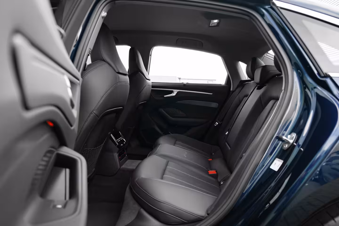 Audi A6 Limousine Advanced edition 2.0 e-hybrid 299 pk | Adaptive cruise control | Airconditioning 4-zones |