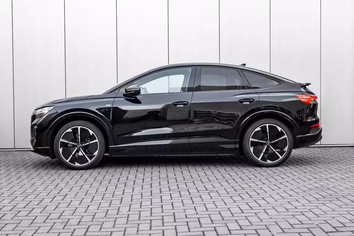 Audi Q4 Sportback e-tron 50 quattro Launch edition S Competition 77 kWh 299 PK | SONOS | Head-up | Ledere Bekleding