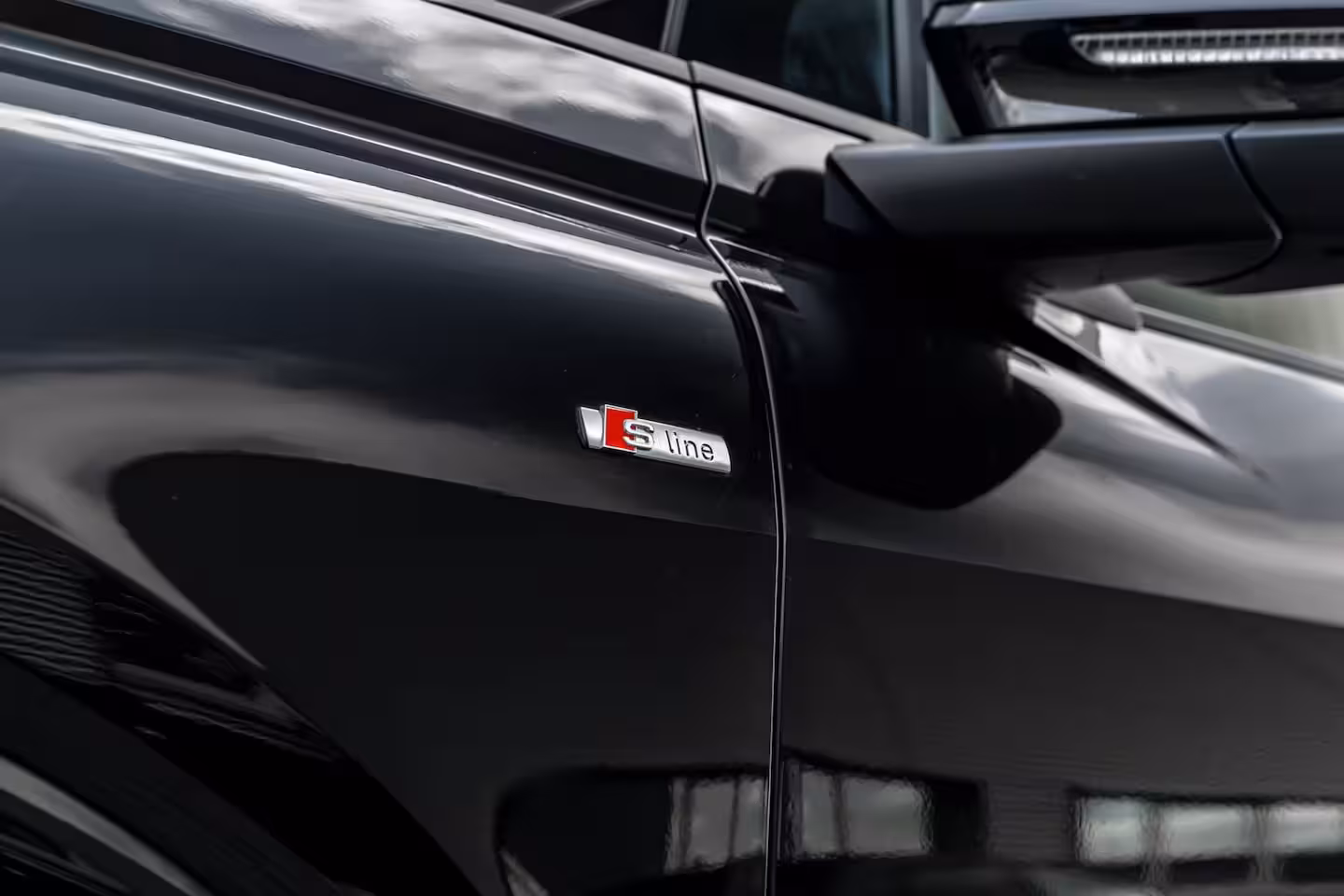 Audi Q4 Sportback e-tron 50 quattro Launch edition S Competition 77 kWh 299 PK | SONOS | Head-up | Ledere Bekleding
