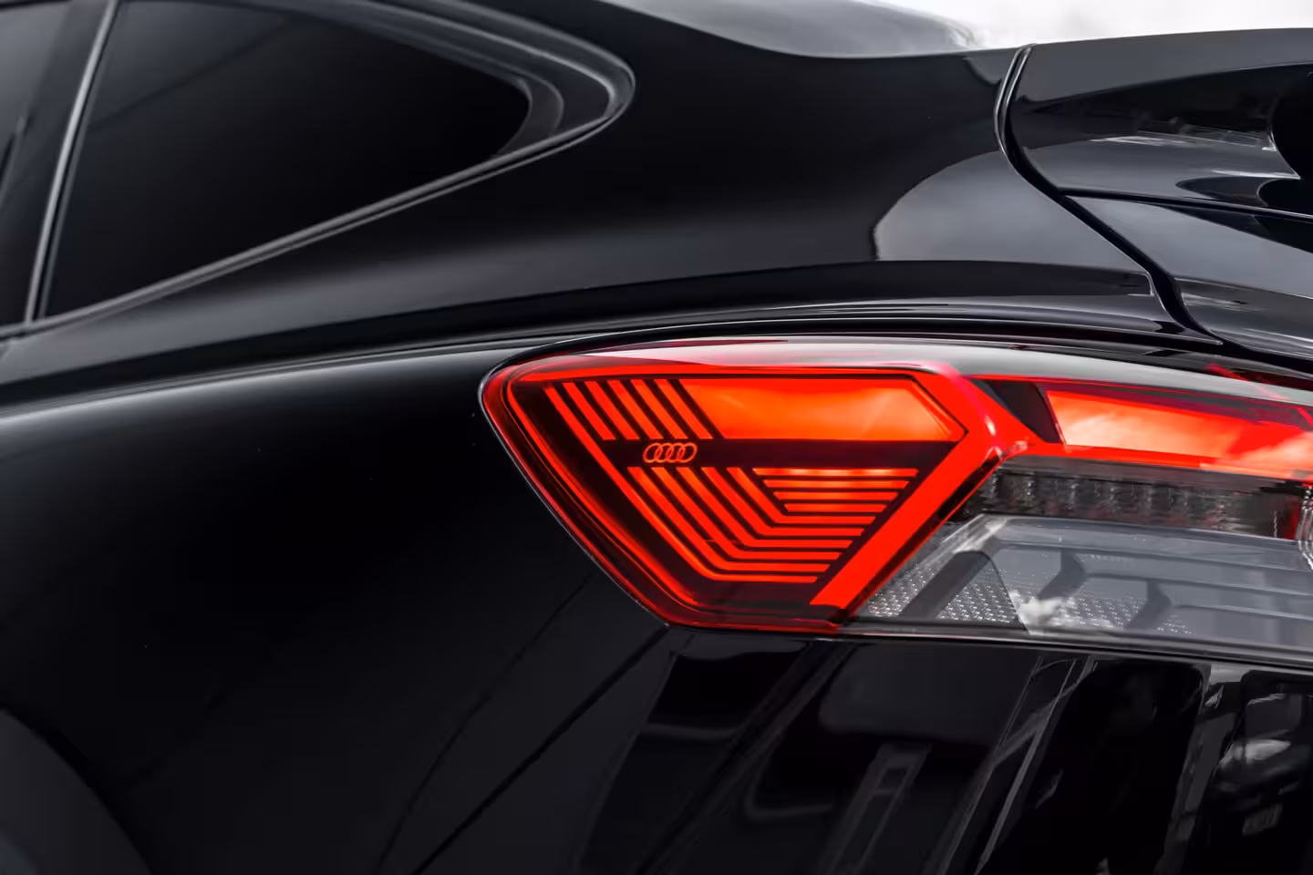 Audi Q4 Sportback e-tron 50 quattro Launch edition S Competition 77 kWh 299 PK | SONOS | Head-up | Ledere Bekleding
