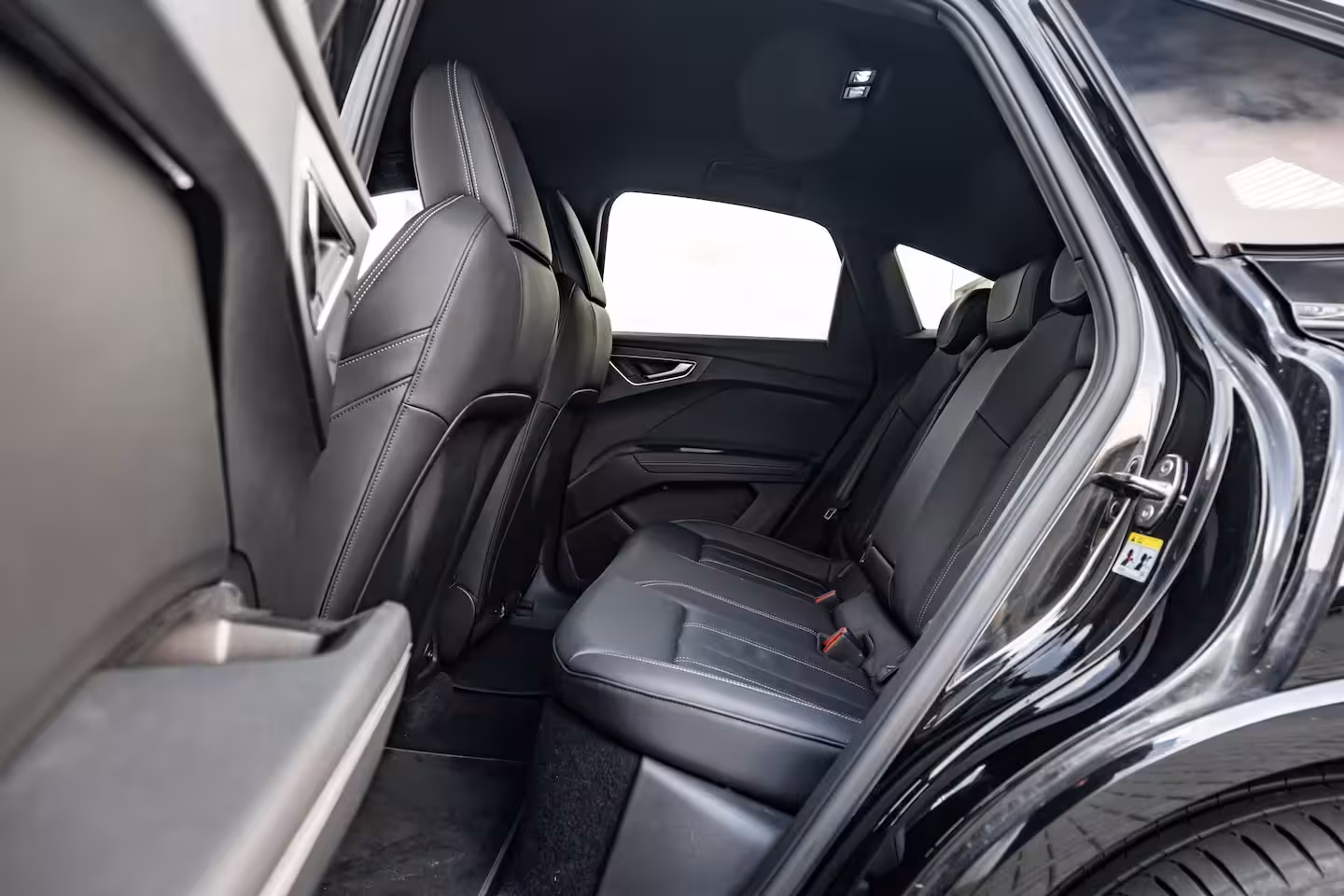 Audi Q4 Sportback e-tron 50 quattro Launch edition S Competition 77 kWh 299 PK | SONOS | Head-up | Ledere Bekleding