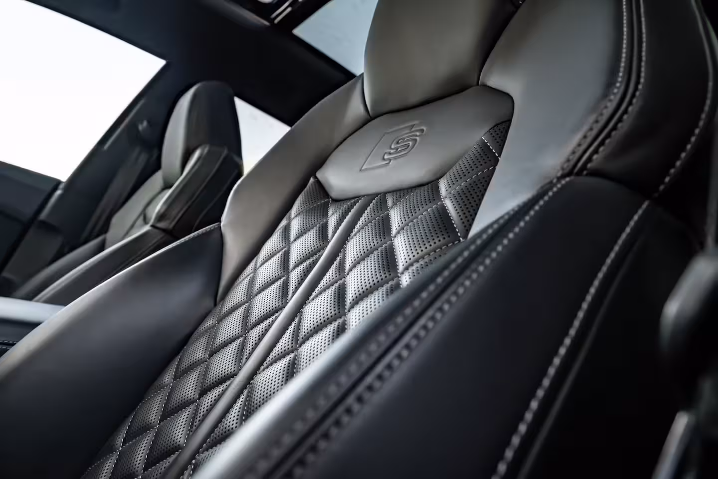 Audi Q8 60 TFSI e quattro Pro Line S Competition 490 PK | Vierwielbesturing | Panoramadak | B&O |