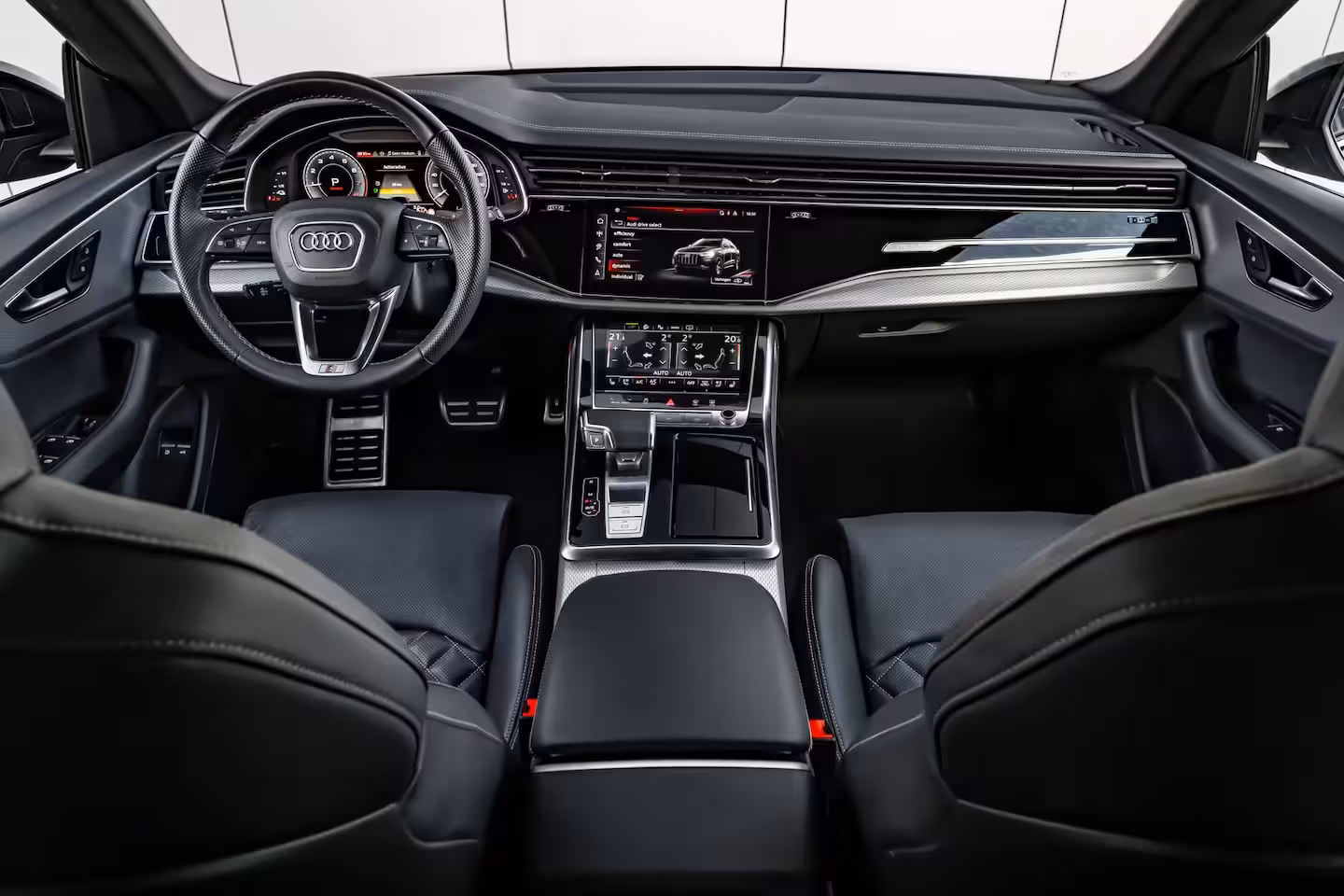 Audi Q8 60 TFSI e quattro Pro Line S Competition 490 PK | Vierwielbesturing | Panoramadak | B&O |