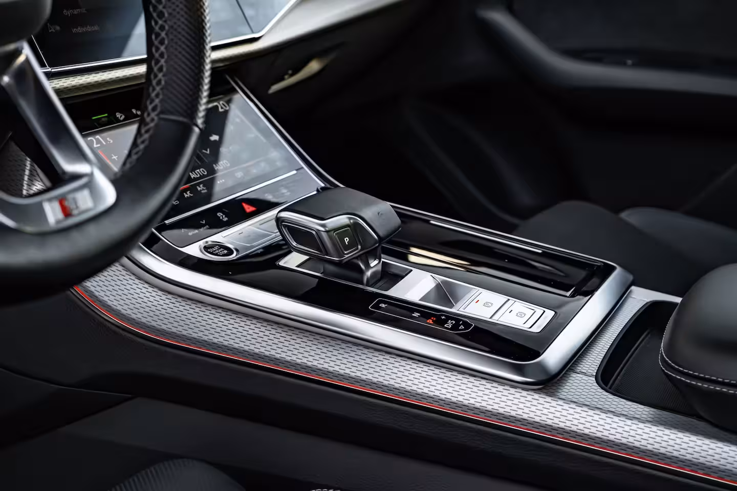 Audi Q8 60 TFSI e quattro Pro Line S Competition 490 PK | Vierwielbesturing | Panoramadak | B&O |