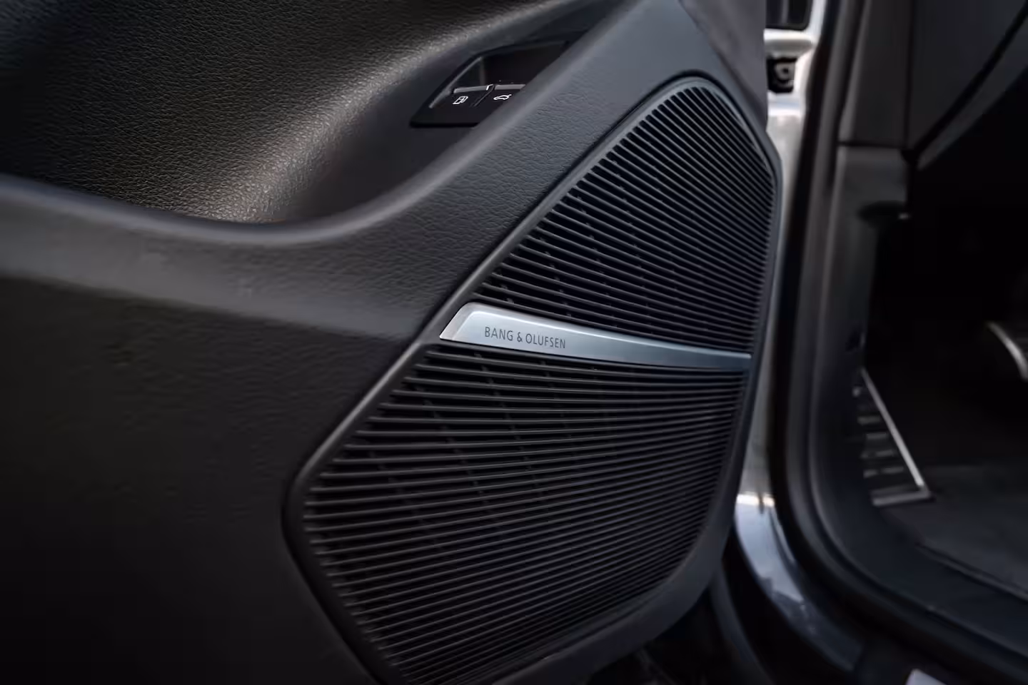 Audi Q8 60 TFSI e quattro Pro Line S Competition 490 PK | Vierwielbesturing | Panoramadak | B&O |