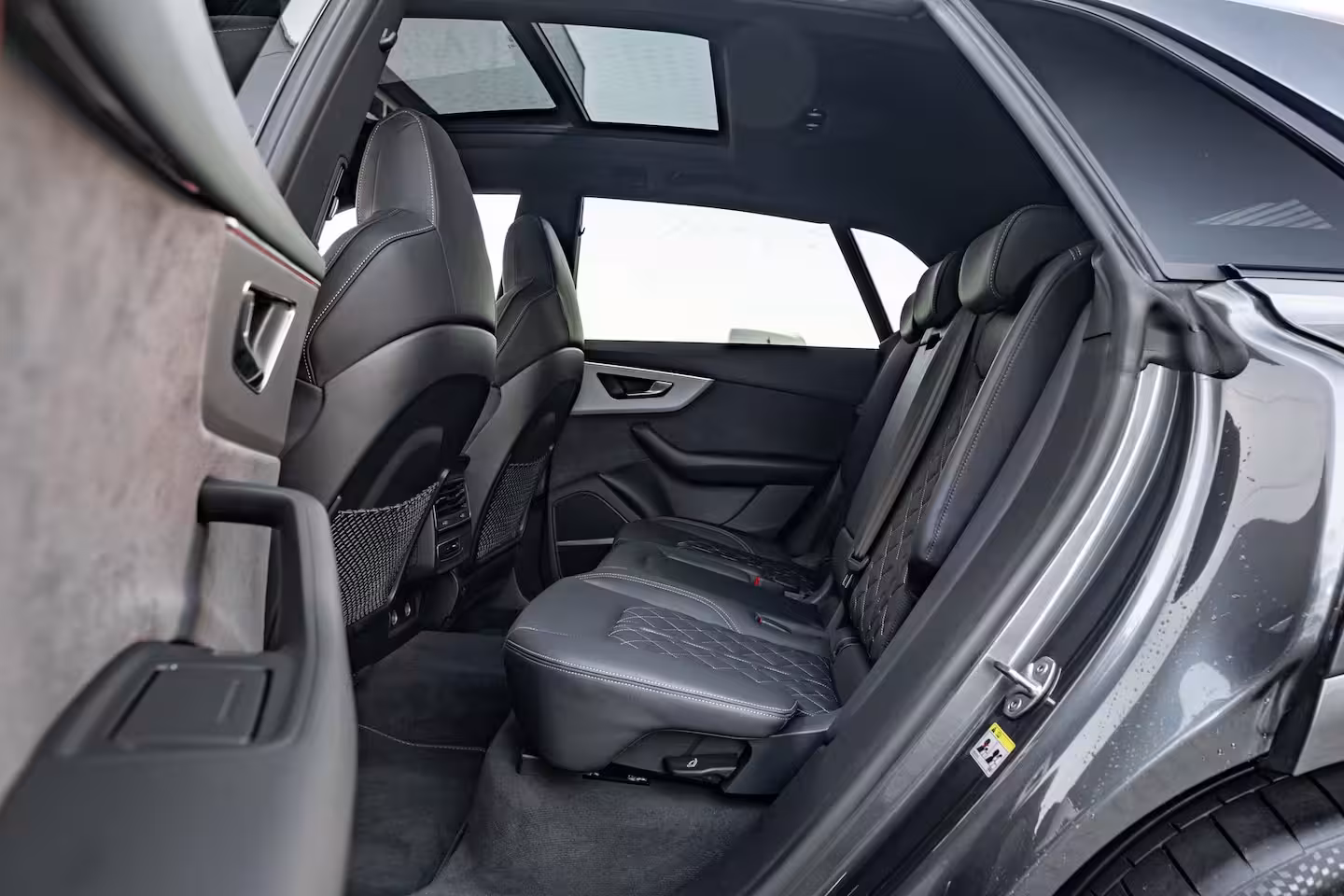 Audi Q8 60 TFSI e quattro Pro Line S Competition 490 PK | Vierwielbesturing | Panoramadak | B&O |