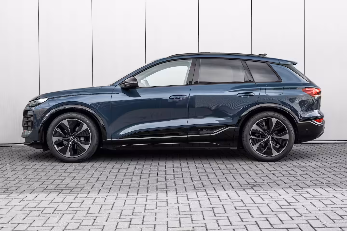 Audi Q6 e-tron S edition Performance 100 kWh 306PK | Luchtvering | Panoramadak | Head-up display | Bang &