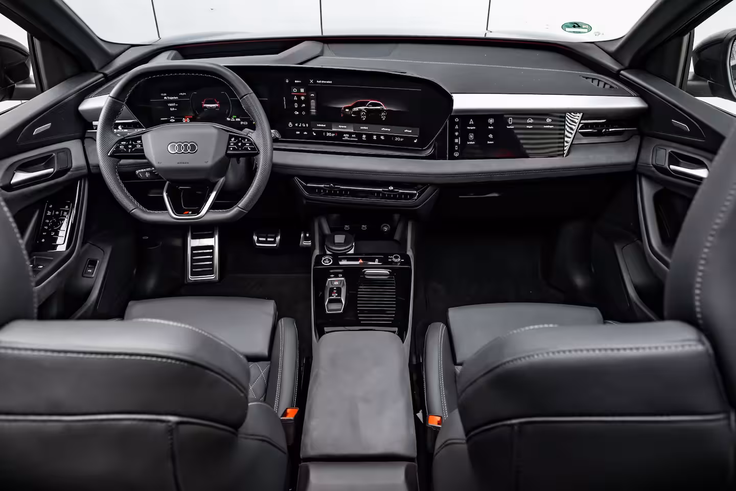 Audi Q6 e-tron S edition Performance 100 kWh 306PK | Luchtvering | Panoramadak | Head-up display | Bang &