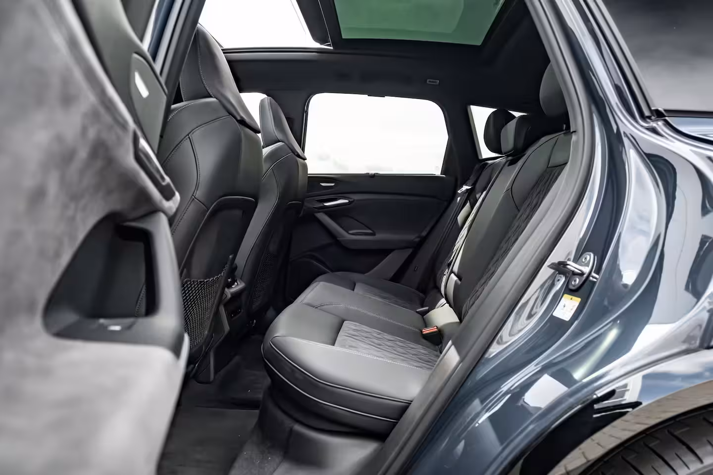 Audi Q6 e-tron S edition Performance 100 kWh 306PK | Luchtvering | Panoramadak | Head-up display | Bang &