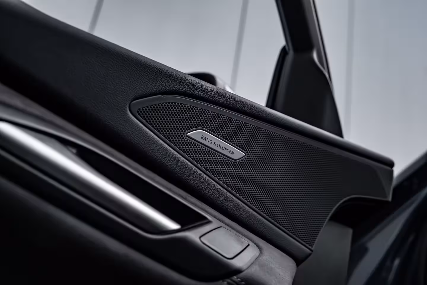 Audi Q6 e-tron S edition Performance 100 kWh 306PK | Luchtvering | Panoramadak | Head-up display | Bang &
