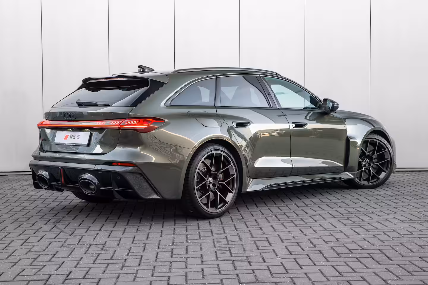 Audi RS5 Avant e-hybrid 470 kW / 639 PK | Keramische Remmen | Carbon In&Exterieur | Panorama dak |