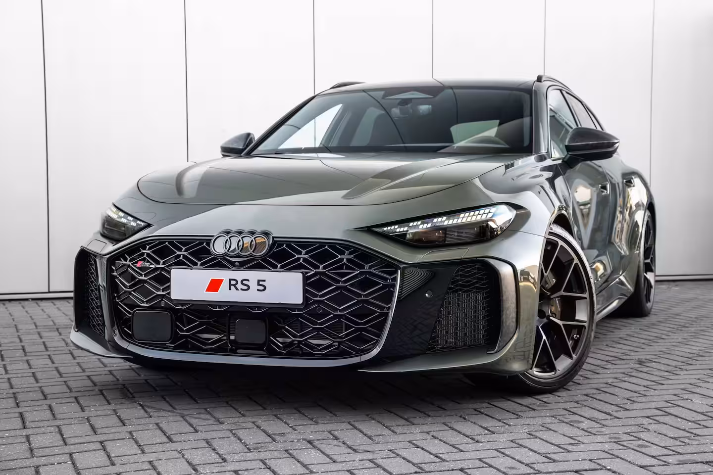 Audi RS5 Avant e-hybrid 470 kW / 639 PK | Keramische Remmen | Carbon In&Exterieur | Panorama dak |