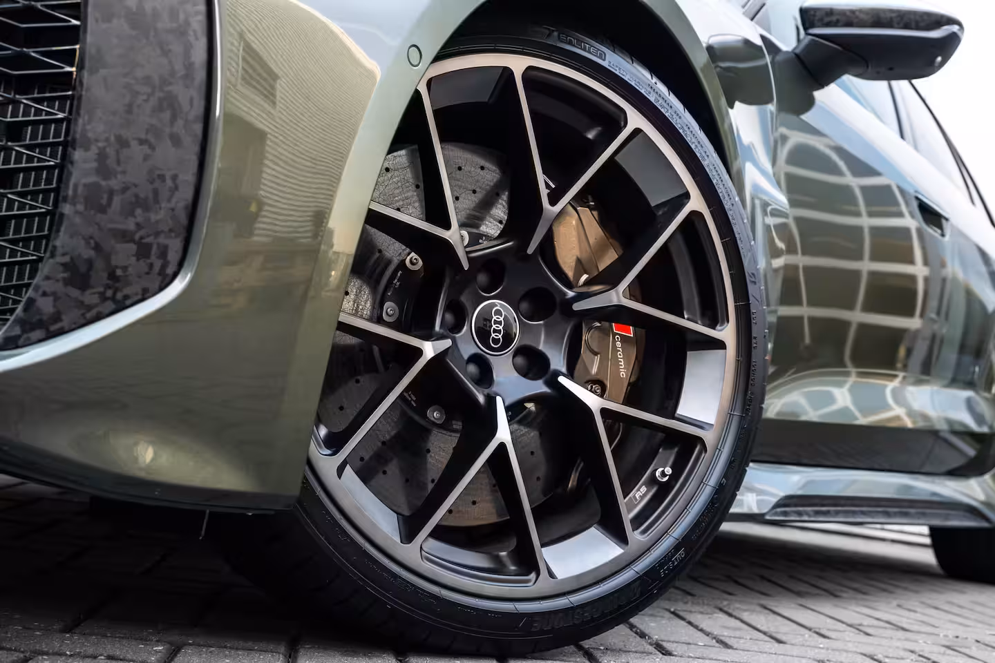Audi RS5 Avant e-hybrid 470 kW / 639 PK | Keramische Remmen | Carbon In&Exterieur | Panorama dak |
