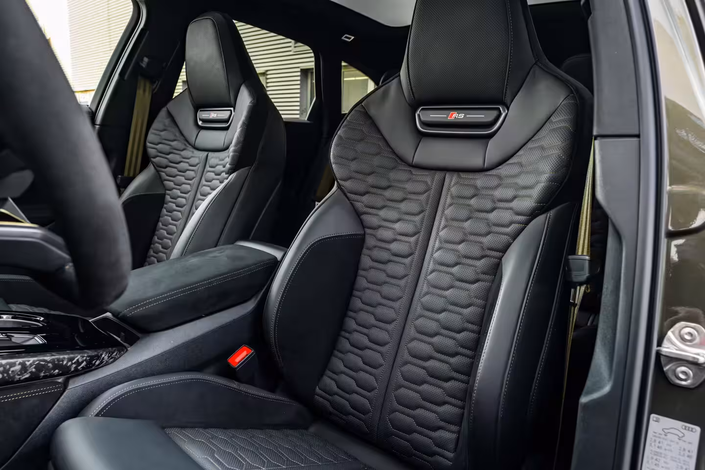 Audi RS5 Avant e-hybrid 470 kW / 639 PK | Keramische Remmen | Carbon In&Exterieur | Panorama dak |