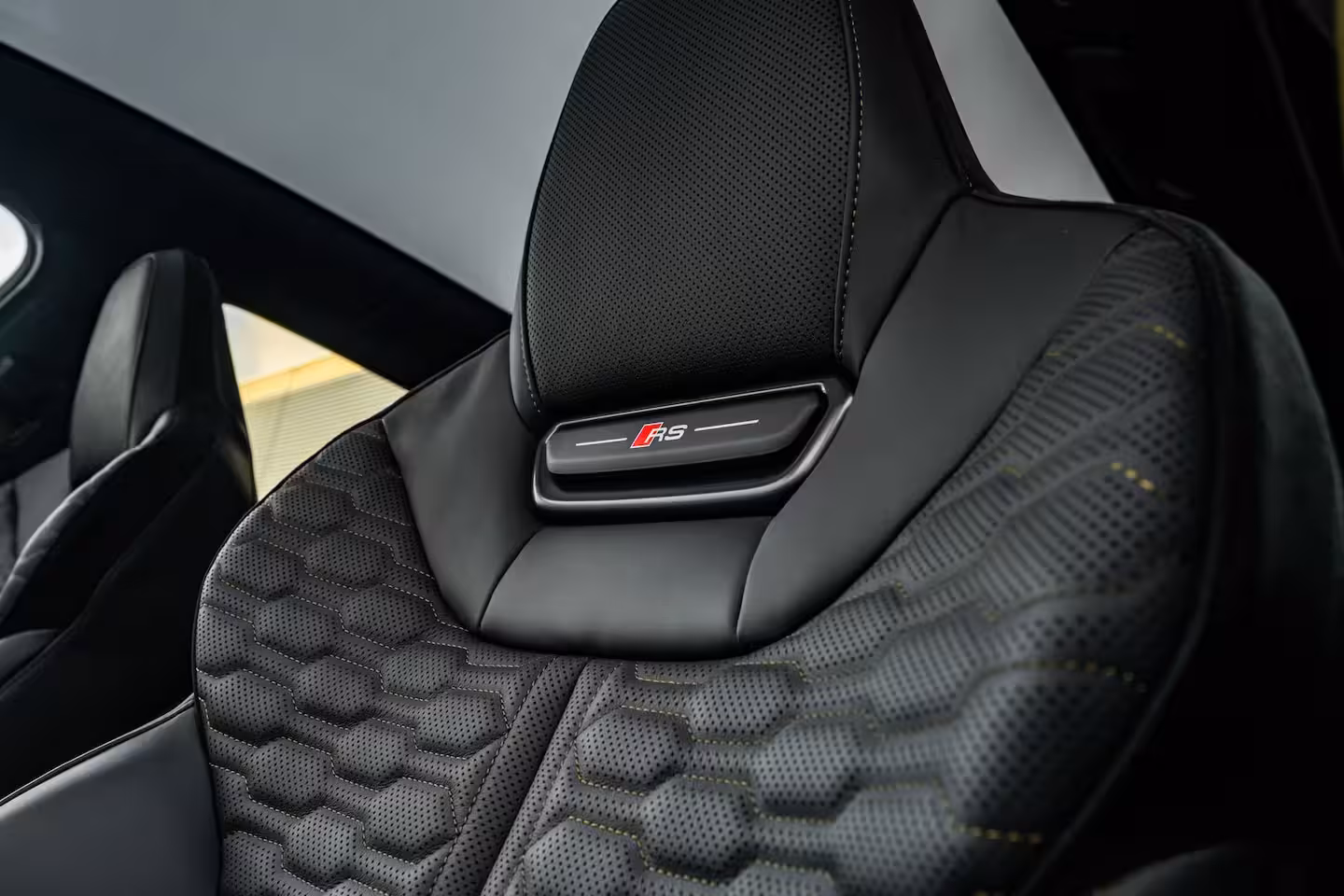 Audi RS5 Avant e-hybrid 470 kW / 639 PK | Keramische Remmen | Carbon In&Exterieur | Panorama dak |