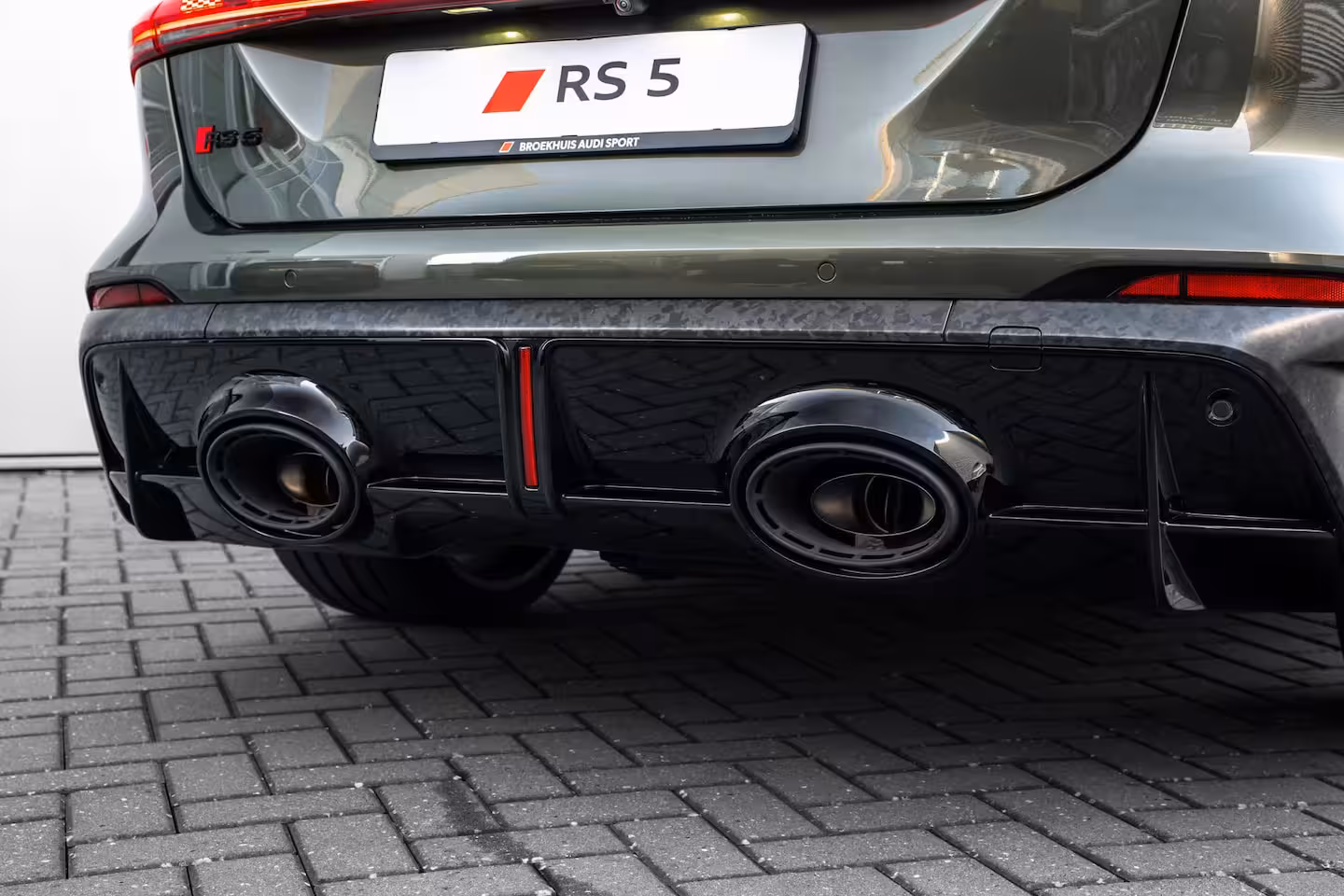Audi RS5 Avant e-hybrid 470 kW / 639 PK | Keramische Remmen | Carbon In&Exterieur | Panorama dak |