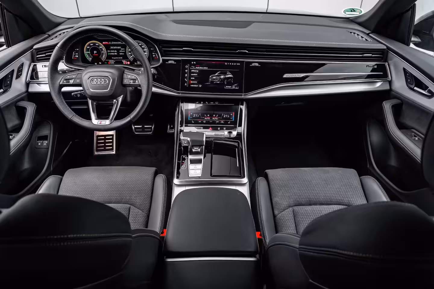 Audi Q8 55 TFSI e quattro Pro Line S 394 PK | Trekhaak | Vierwielsturing | Panoramadak | B&O | 360