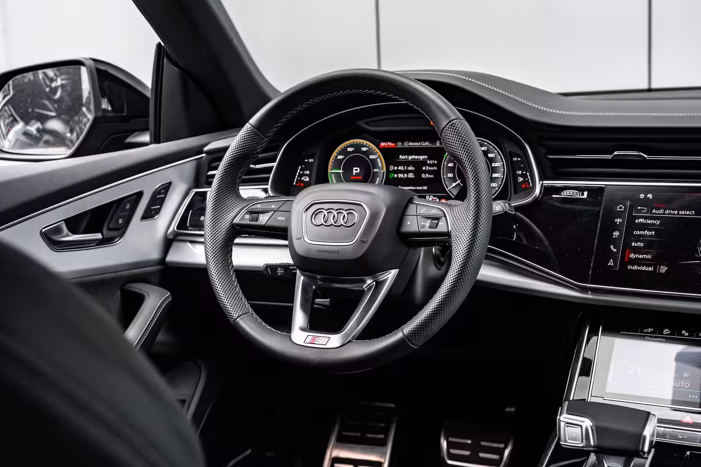 Audi Q8 55 TFSI e quattro Pro Line S 394 PK | Trekhaak | Vierwielsturing | Panoramadak | B&O | 360