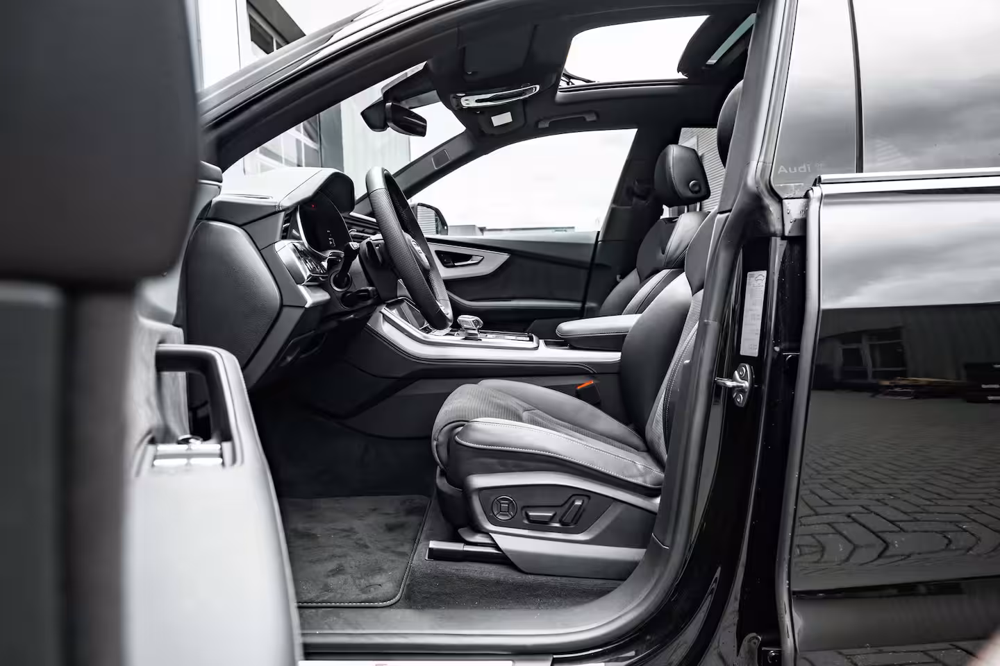 Audi Q8 55 TFSI e quattro Pro Line S 394 PK | Trekhaak | Vierwielsturing | Panoramadak | B&O | 360