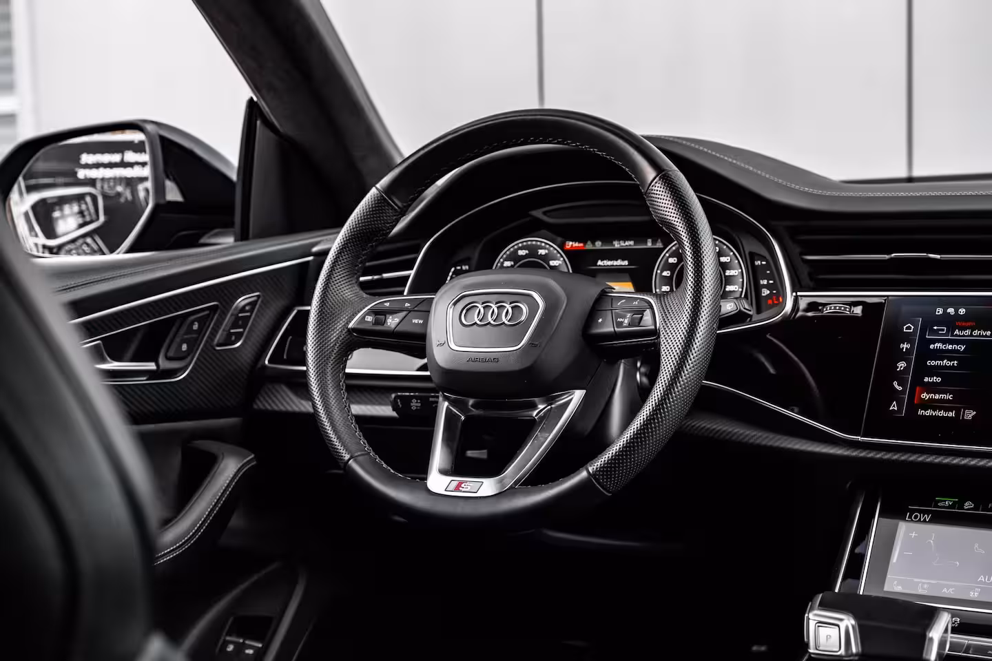 Audi Q8 60 TFSI e quattro Pro Line S Competition 490PK | Panoramadak | 23'' Vossen | Laser LED Kop