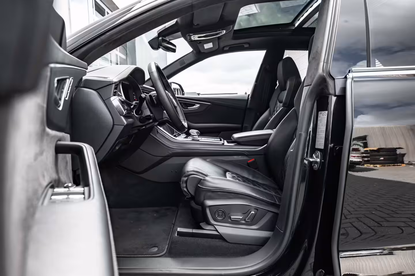 Audi Q8 60 TFSI e quattro Pro Line S Competition 490PK | Panoramadak | 23'' Vossen | Laser LED Kop