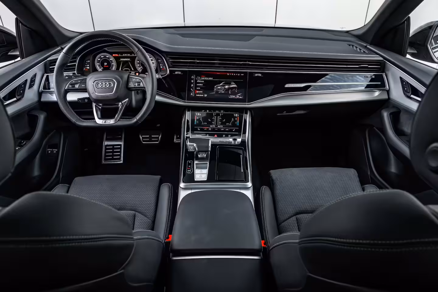Audi Q8 55 TFSI e quattro Pro Line S 394PK | Panoramadak | Elek.stoelen incl. geheugen | Sfeerverl