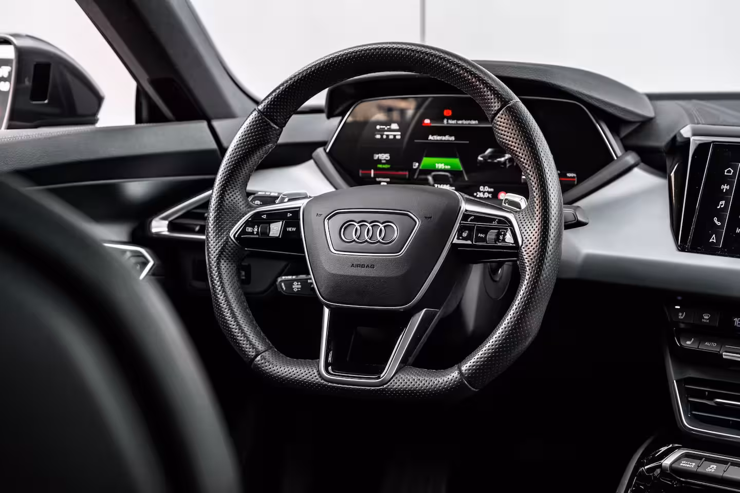 Audi e-tron GT GT 93 kWh 476PK | Luchtvering | Stoelventilatie | 360 Camera | Assistentie Pakket Plus | B