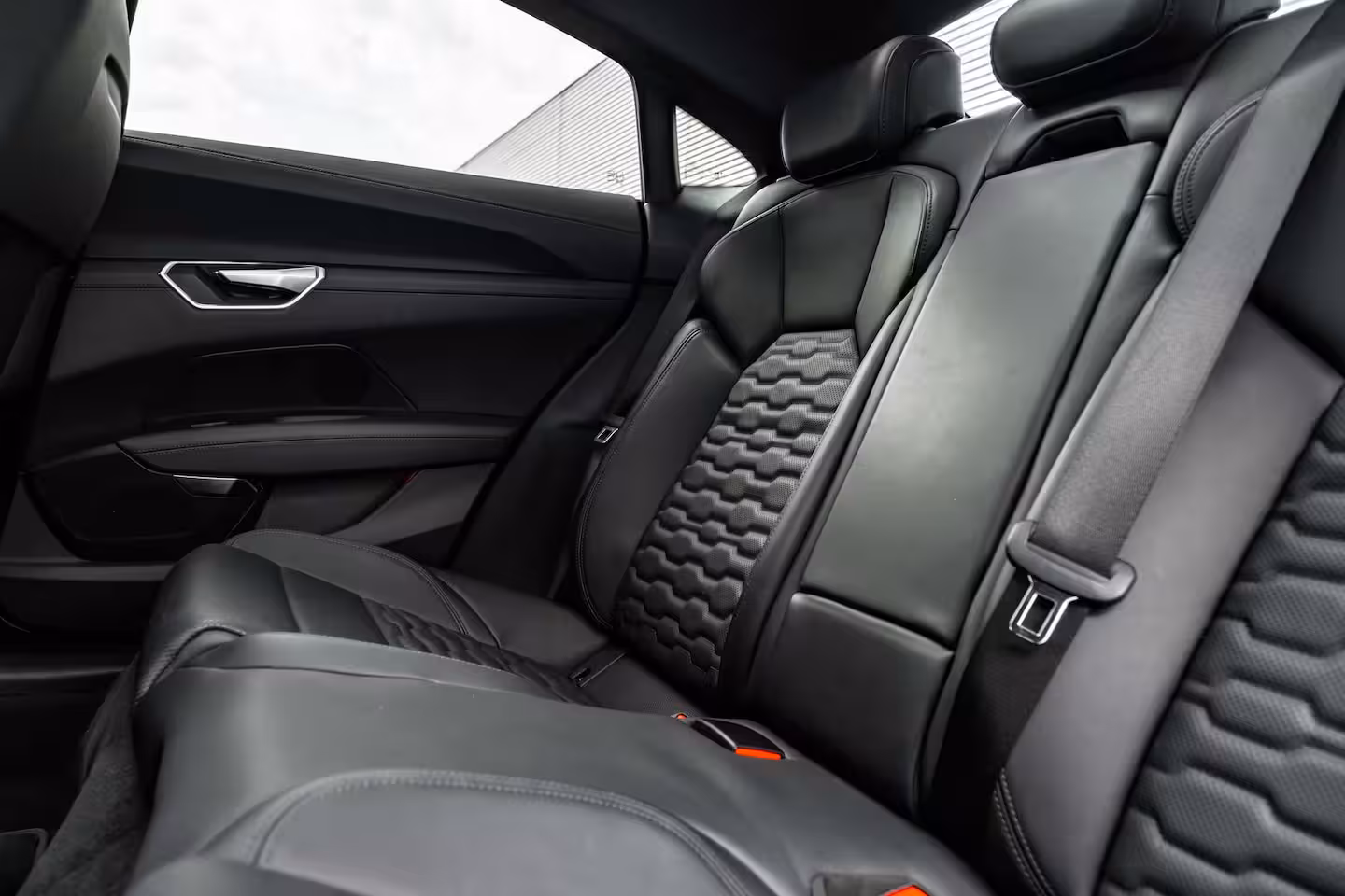 Audi e-tron GT GT 93 kWh 476PK | Luchtvering | Stoelventilatie | 360 Camera | Assistentie Pakket Plus | B