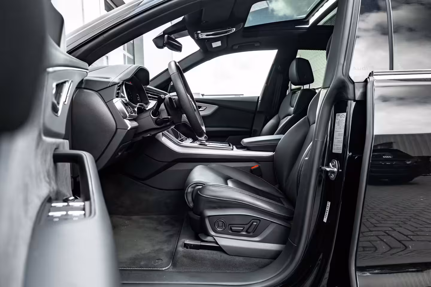 Audi Q8 55 TFSI e quattro Pro Line S 394PK | Trekhaak | Panorama Dak | 360 Camera | Sfeerverlichti