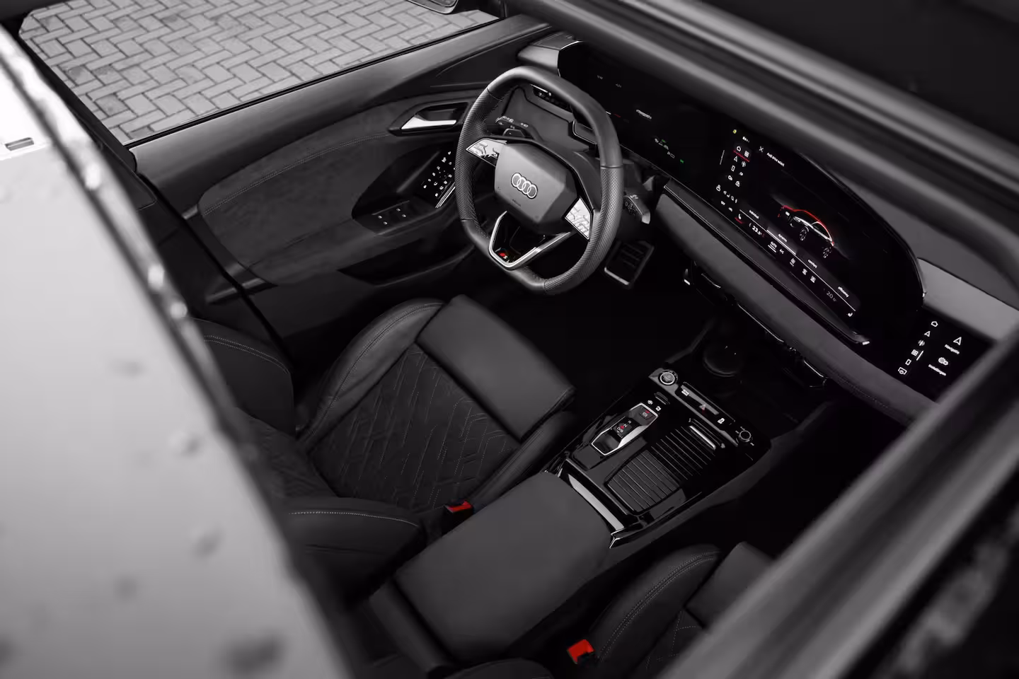 Audi Q6 Sportback e-tron S edition performance 100 kWh 306PK | Panorama dak | Trekhaak | Elek. Stoel + geheugen | 3