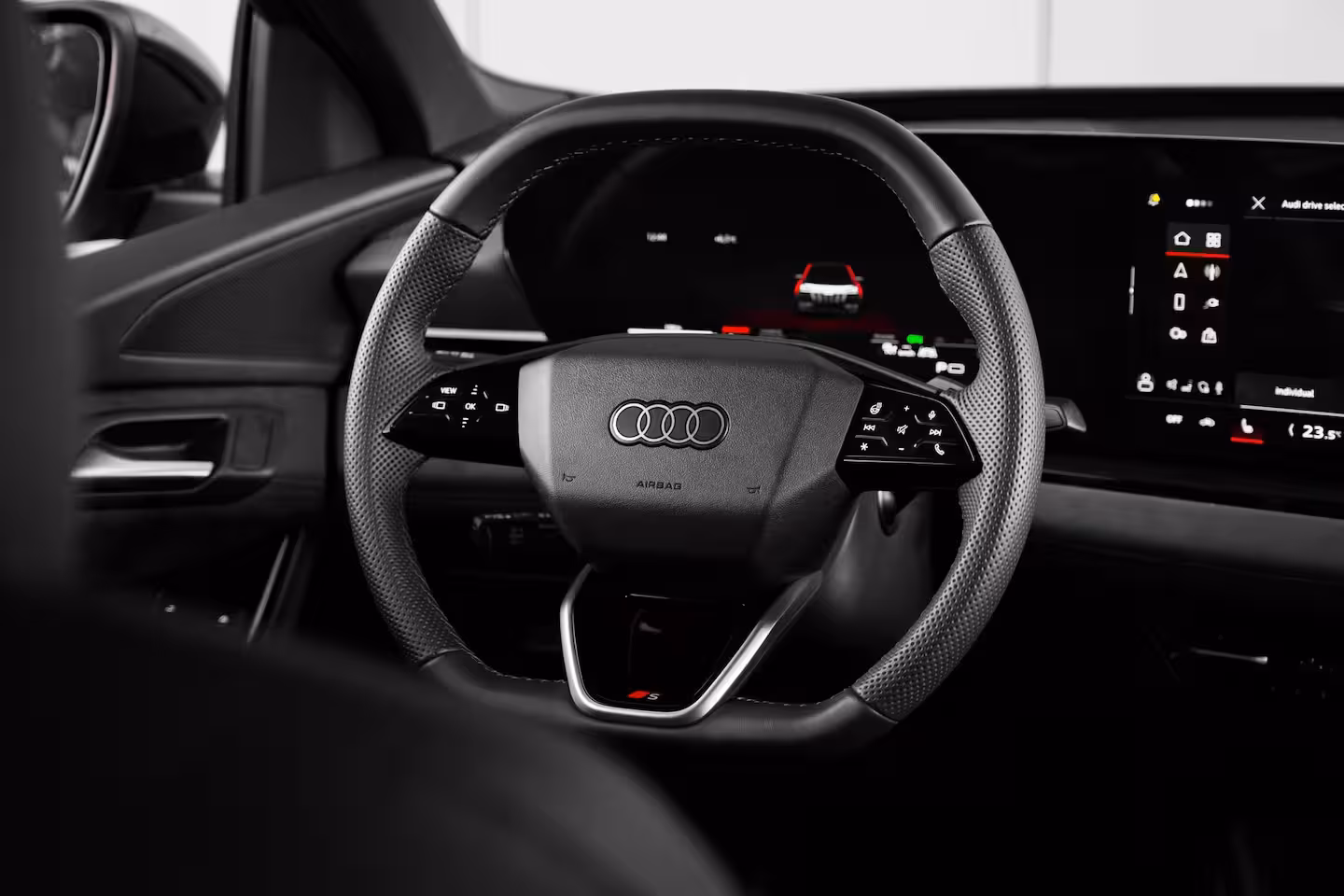 Audi Q6 Sportback e-tron S edition performance 100 kWh 306PK | Panorama dak | Trekhaak | Elek. Stoel + geheugen | 3
