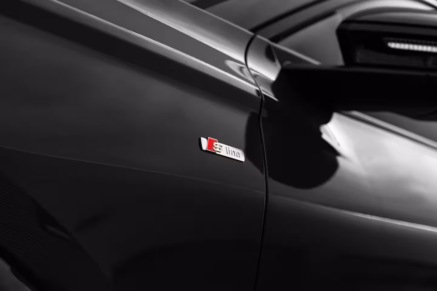 Audi Q6 Sportback e-tron S edition performance 100 kWh 306PK | Panorama dak | Trekhaak | Elek. Stoel + geheugen | 3