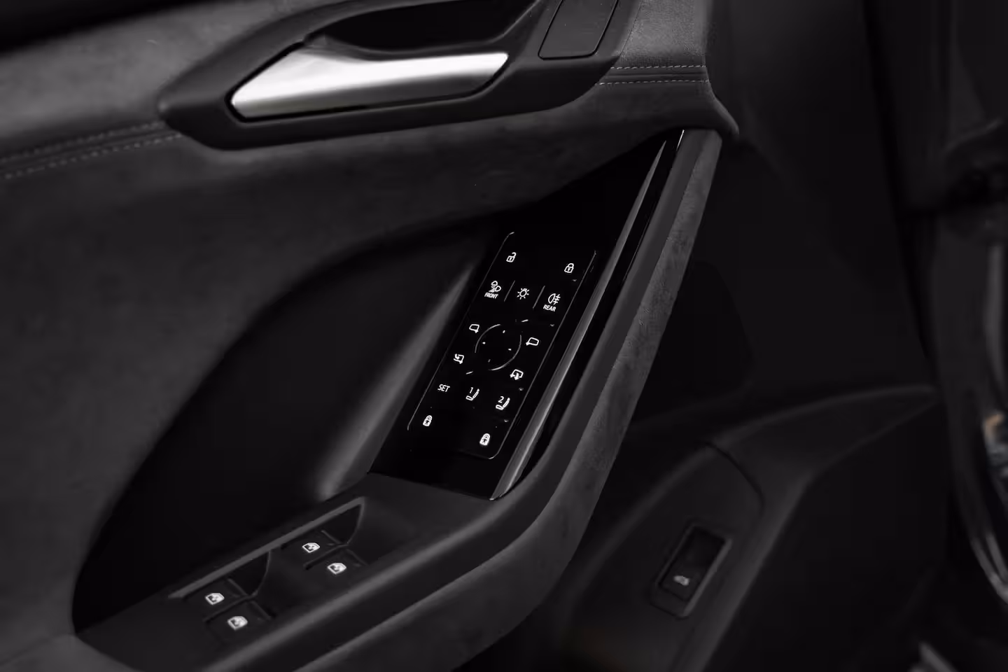 Audi Q6 Sportback e-tron S edition performance 100 kWh 306PK | Panorama dak | Trekhaak | Elek. Stoel + geheugen | 3
