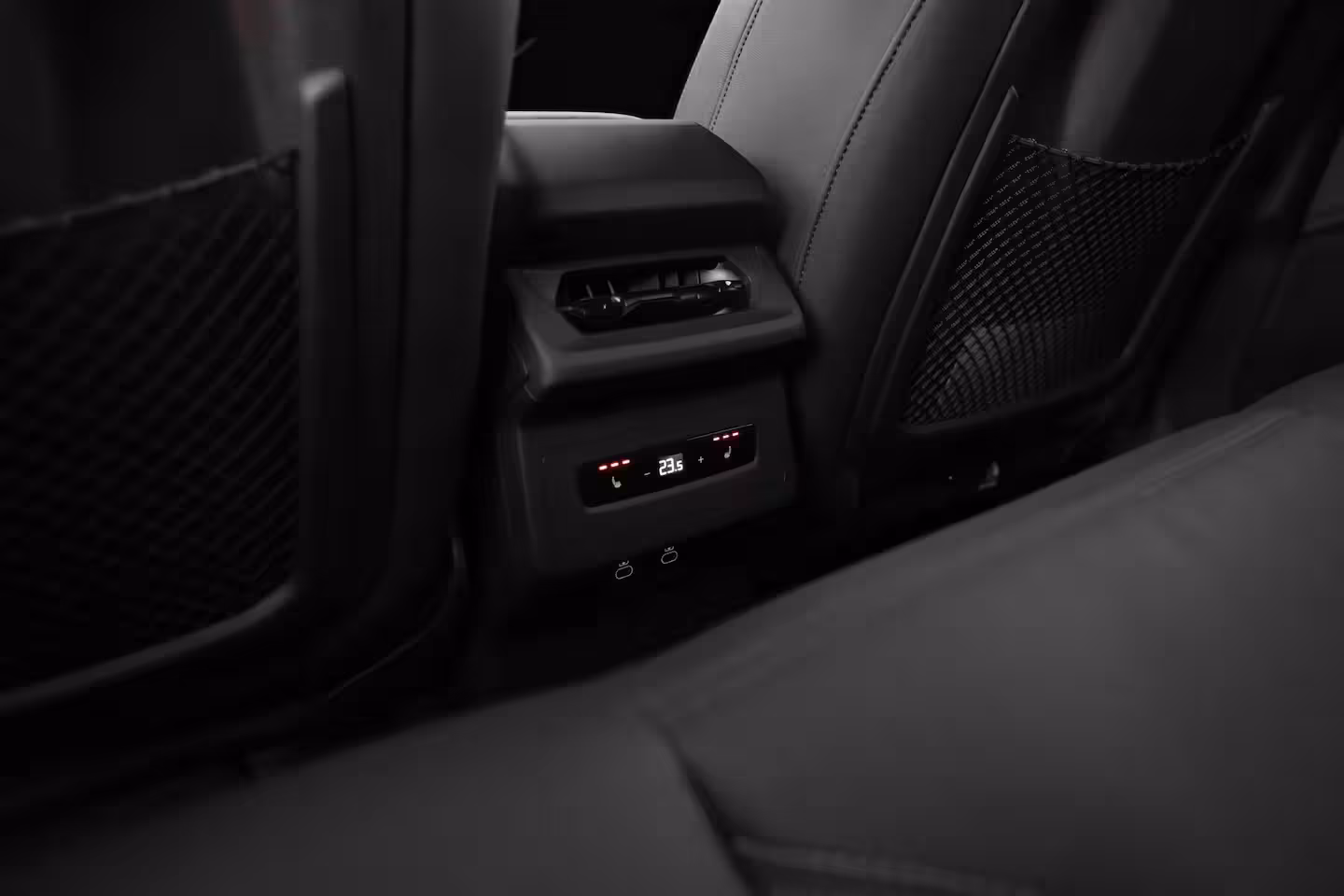 Audi Q6 Sportback e-tron S edition performance 100 kWh 306PK | Panorama dak | Trekhaak | Elek. Stoel + geheugen | 3
