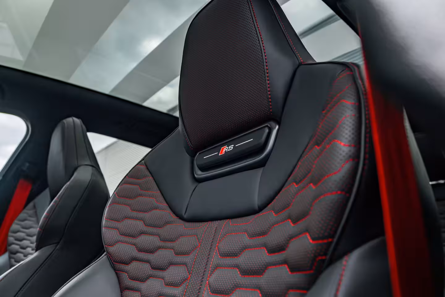 Audi RS5 Avant e-hybrid 470 kW / 639 PK Ceramische remmen | Carbon In&Exterieur | Panorama Dak | St